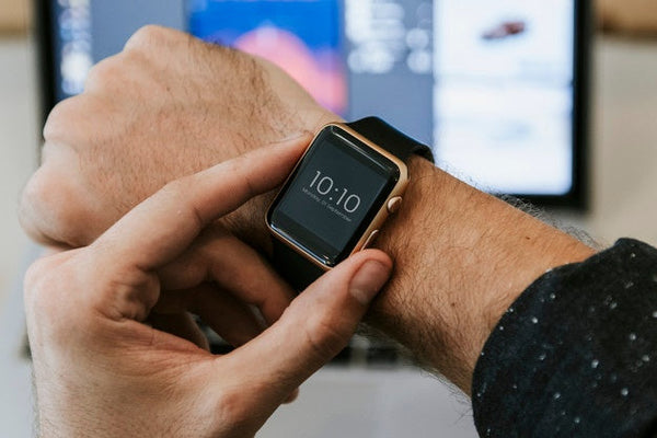 ADVANTAGES OF OWING A SMARTWATCH IN 2021 AND BEYOND